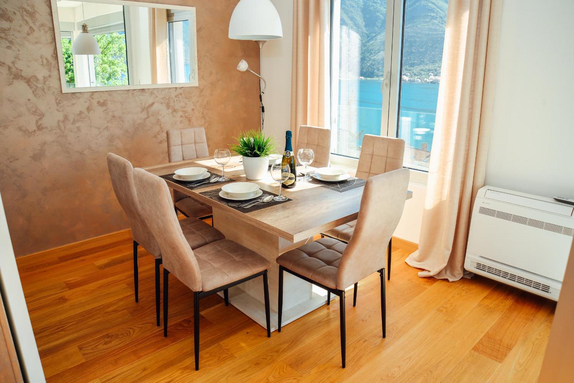 Sea View Apartment For 4 كوتور المظهر الخارجي الصورة