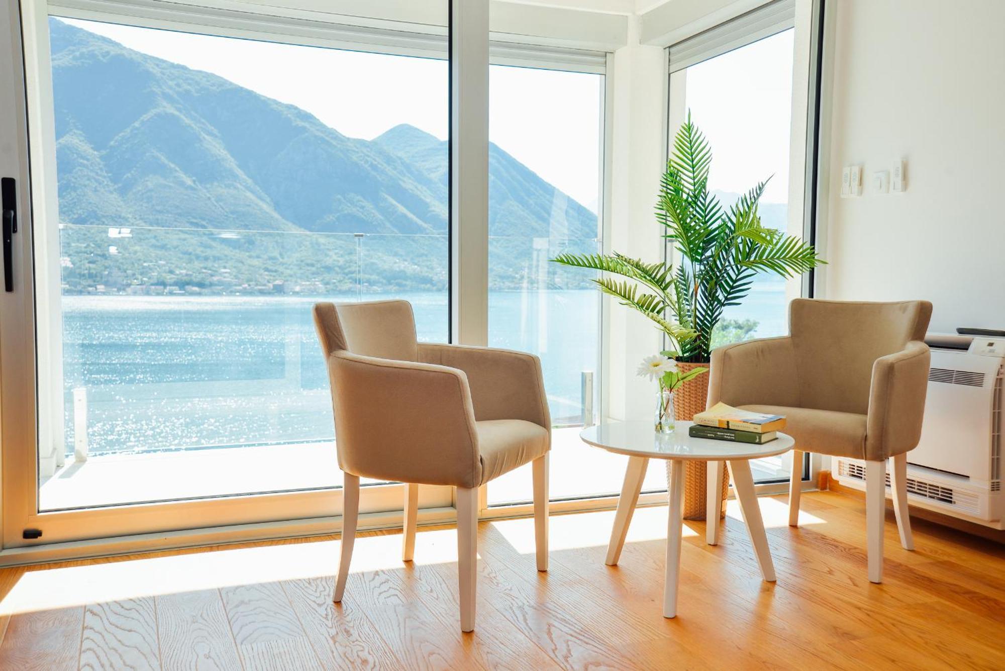 Sea View Apartment For 4 كوتور المظهر الخارجي الصورة